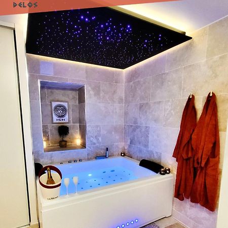 - La Suite Delos - Jacuzzi 2 Places - Centre Ville A Pied - Lit Queen Size - Parking Privee - Wifi - City Center Within Walking Distance - Кемпер Экстерьер фото