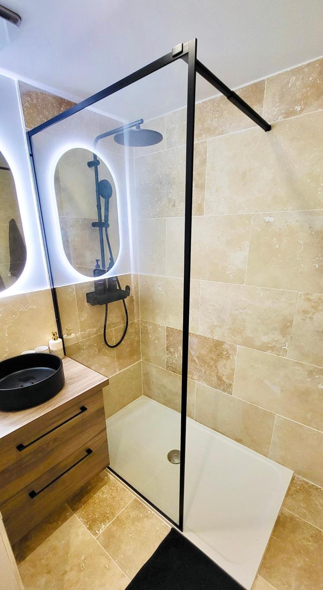 - La Suite Delos - Jacuzzi 2 Places - Centre Ville A Pied - Lit Queen Size - Parking Privee - Wifi - City Center Within Walking Distance - Кемпер Экстерьер фото