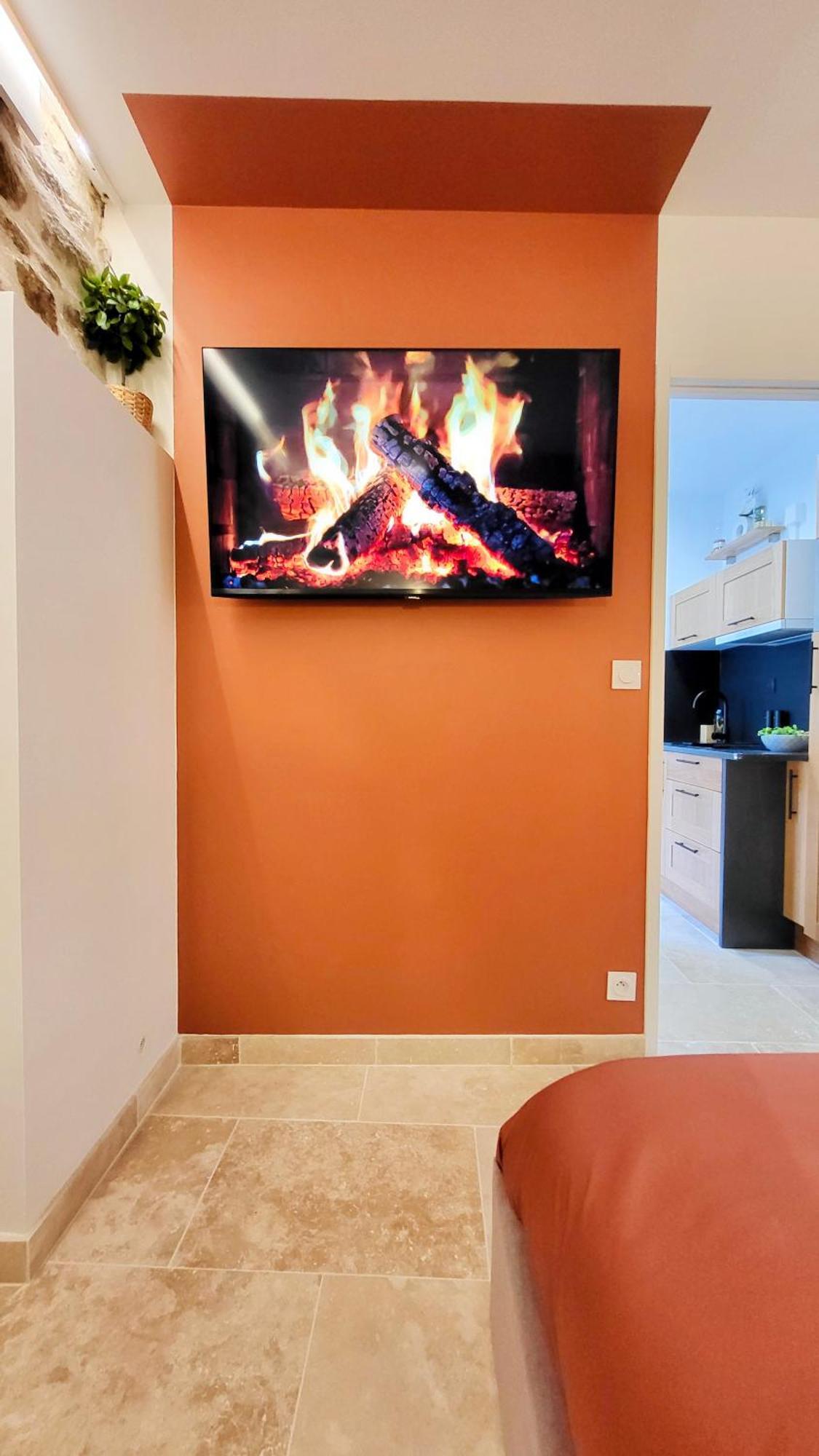 - La Suite Delos - Jacuzzi 2 Places - Centre Ville A Pied - Lit Queen Size - Parking Privee - Wifi - City Center Within Walking Distance - Кемпер Экстерьер фото